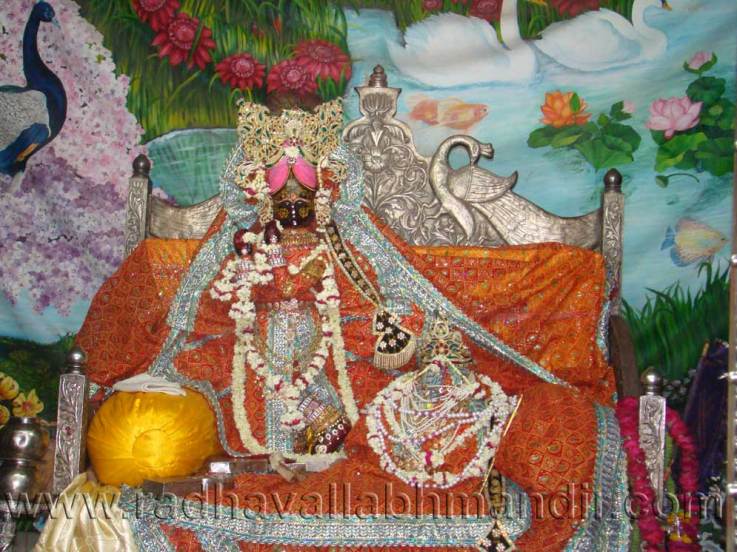 Sri Sri Radha Vallabh Lal